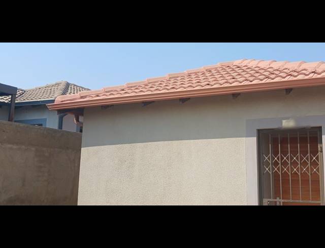 3 BEDROOM HOUSE FOR SALE IN CLAYVILLE